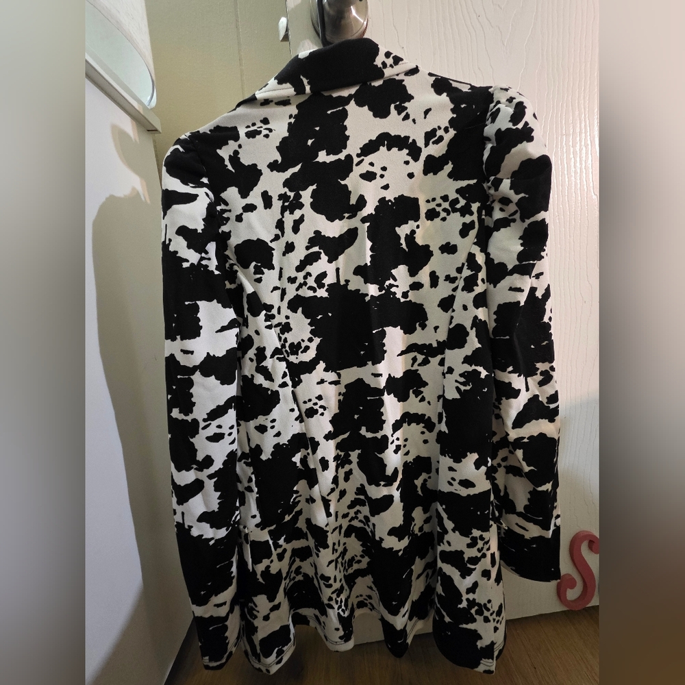 Black and White Patterned Blazer - Picture 2 of 5